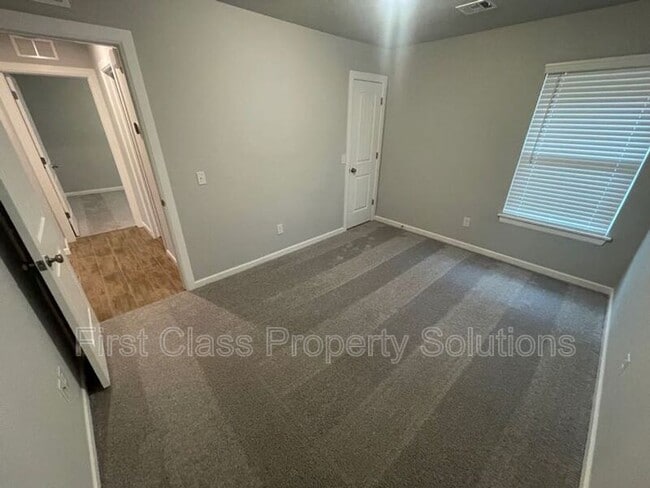 Building Photo - 19917 Forsythe Dr