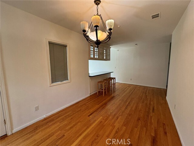 Building Photo - 405 S Old Ranch Rd