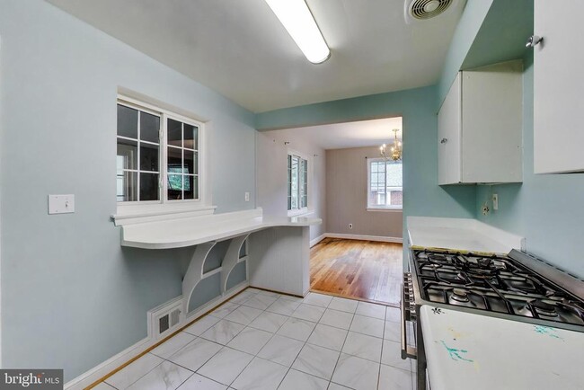 Building Photo - 7215 Normandy Ln