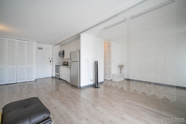 Building Photo - 1655 Makaloa St