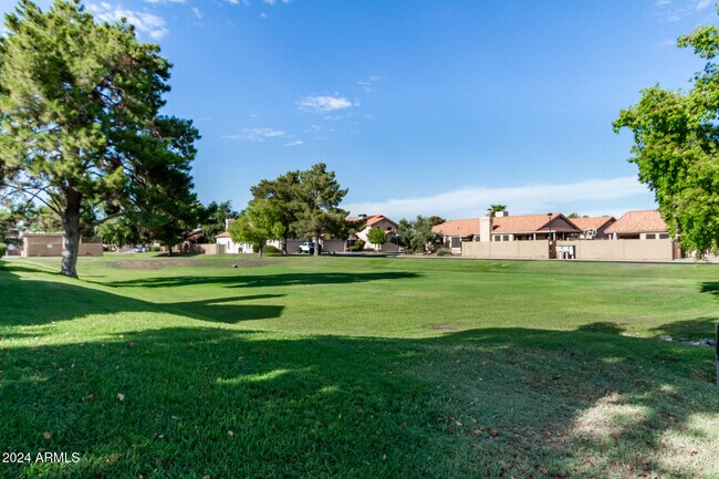 Building Photo - 4453 E Wildwood Dr