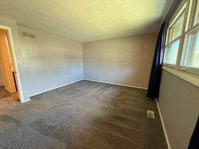 Building Photo - 2553 Hunting Ridge Trail