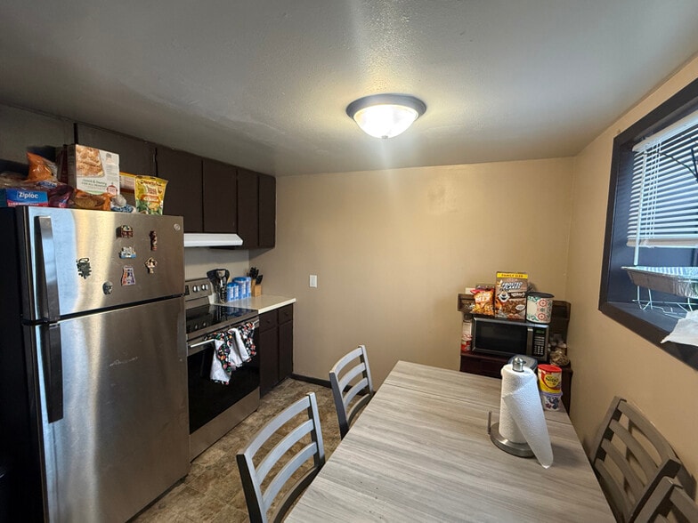 Building Photo - 1521 S 33rd St