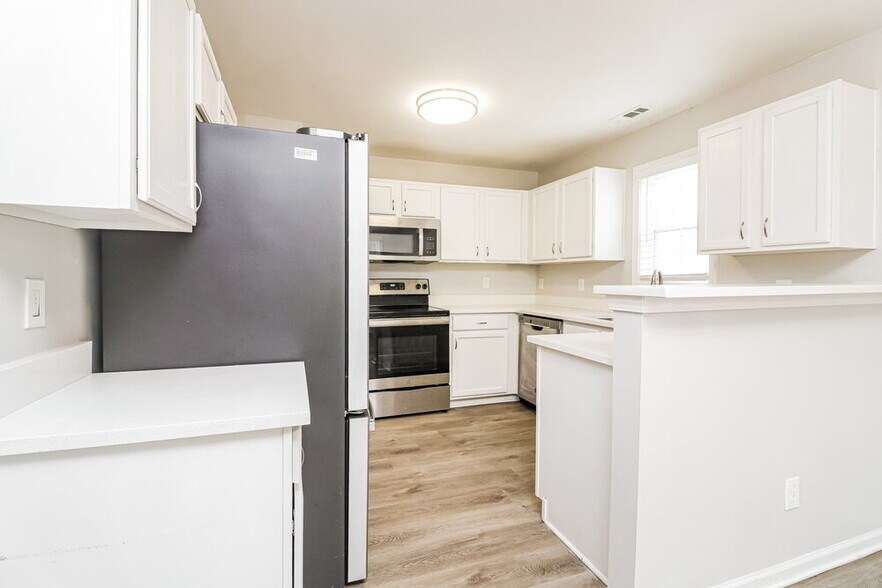 Building Photo - 6659 Breckenridge Dr