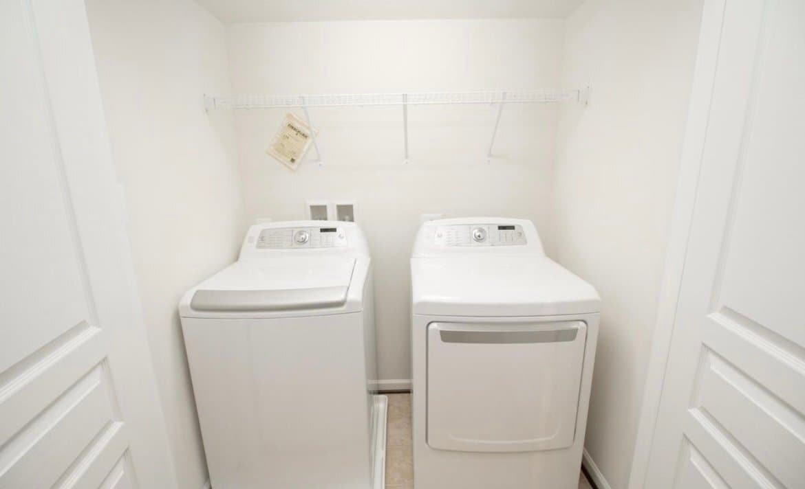 Building Photo - 23141 Foxglove Way