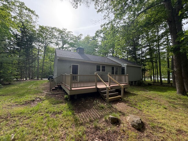Building Photo - 3BD/1BA Single Family Home in Westbrook - Available Now