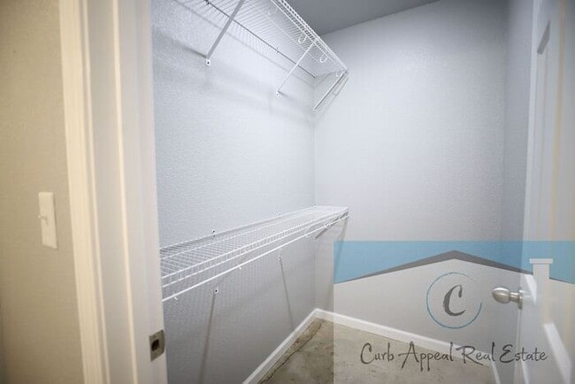 Building Photo - 2-bedroom, 2 bath apartment recently built...