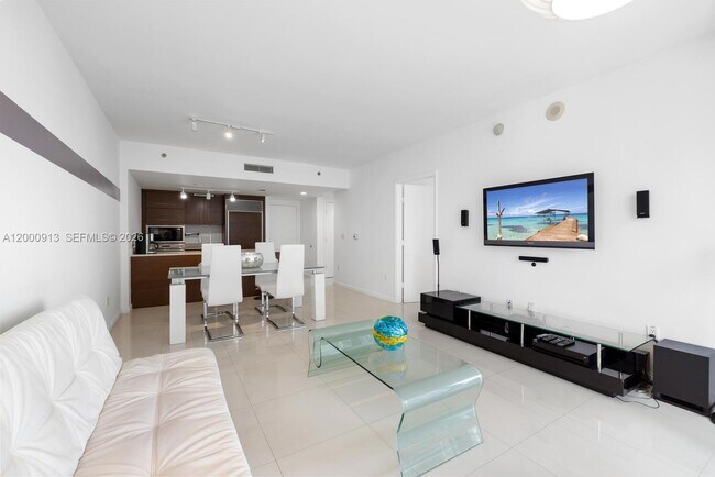 Building Photo - 475 Brickell Ave