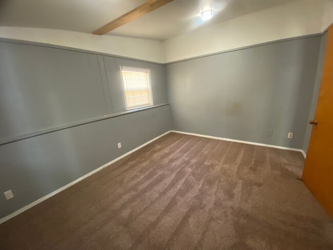 Building Photo - LONG TERM LAKEFRONT RENTAL 1B/1B  Apartment Camdenton Area