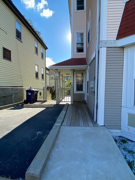 Building Photo - 61 Walden St