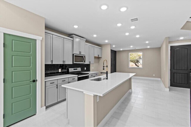 Building Photo - 17503 Panorama Dr