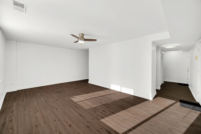 Building Photo - 2654 W 12th Pl