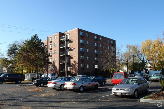 Building Photo - Conway Court