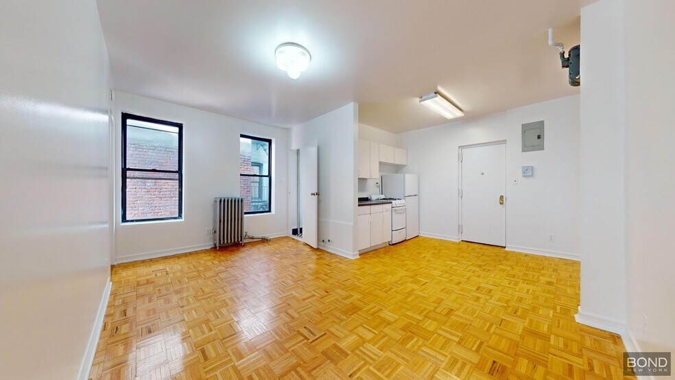 Primary Photo - 369 Broome St