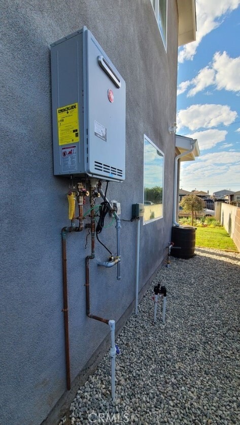 Building Photo - 425 E 129th St