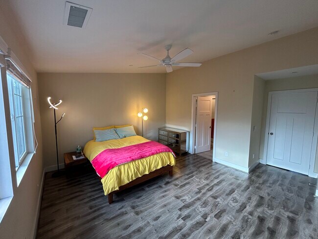 Building Photo - 3211 Fennel Ln