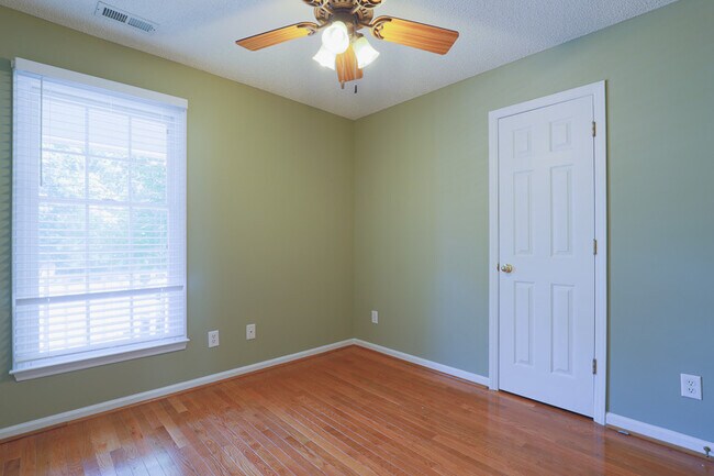 Building Photo - 4003 Ellisfield Dr