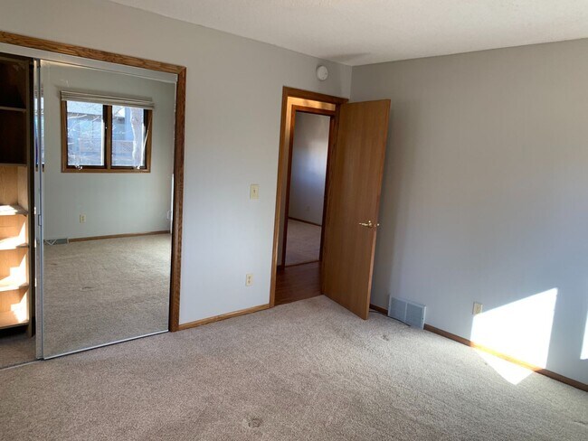 Building Photo - * SPOOKY SPECIAL! *  Elegant 4-Bedroom Spl...