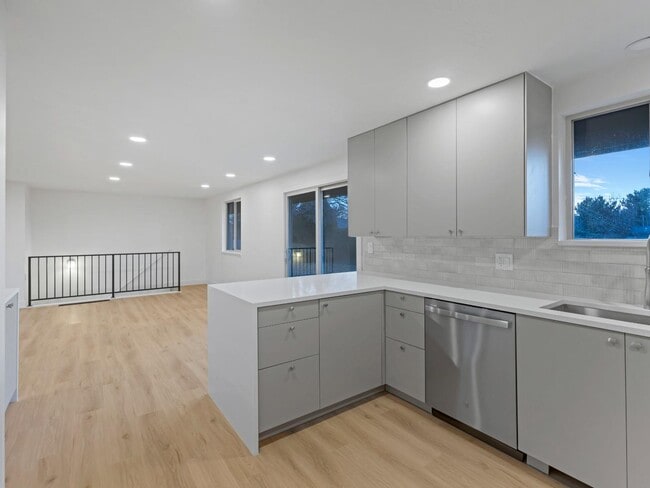 Building Photo - 4980 S 1645 E