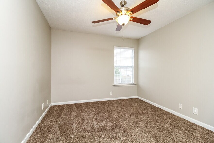 Building Photo - 9220 Thomason Trail