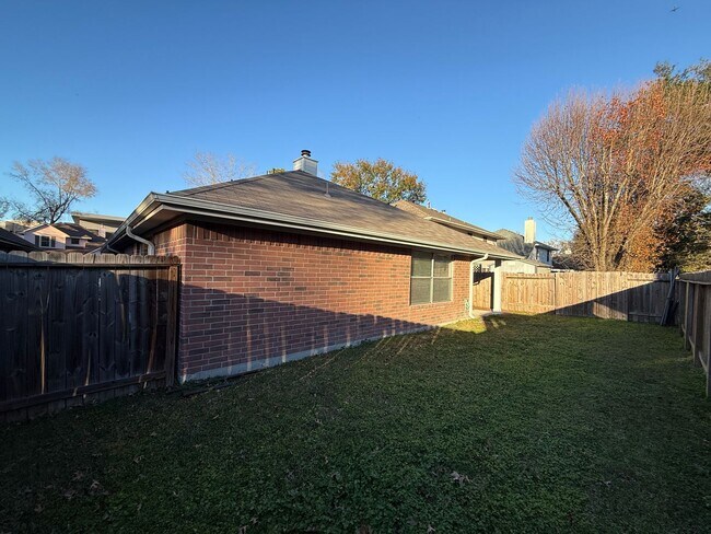 Building Photo - Room to Roam in Atascocita Park!
