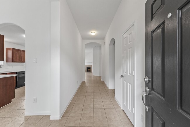 Building Photo - 25107 Clover Ranch Dr