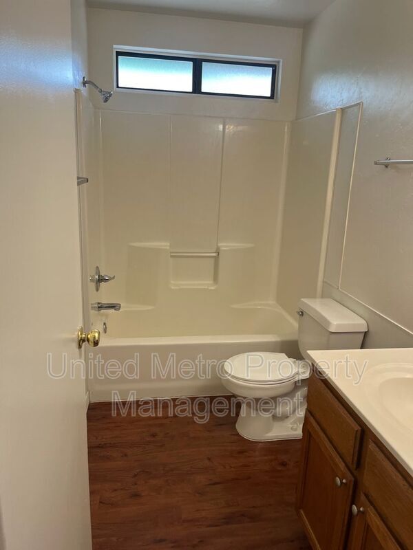 Building Photo - 8360 E. Lakeshore Drive