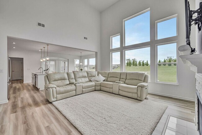 Building Photo - 2370 Lucca Way