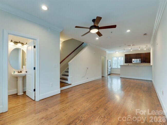 Building Photo - 100 N Laurel Ave