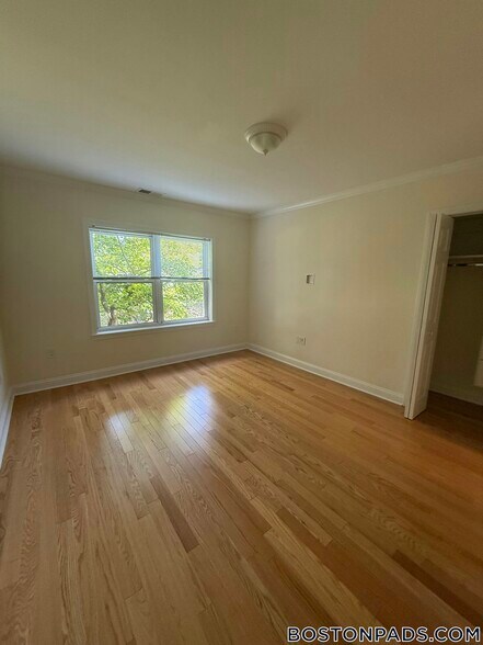 Building Photo - 148 Independence Dr