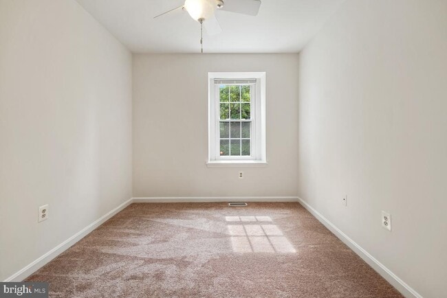 Building Photo - 3908 Ferrara Dr