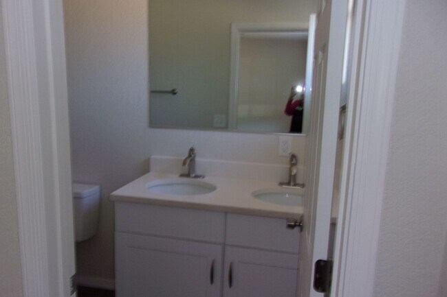 Building Photo - Great home in with great mountain views.