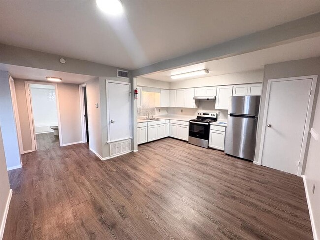 Building Photo - 1050 FM970