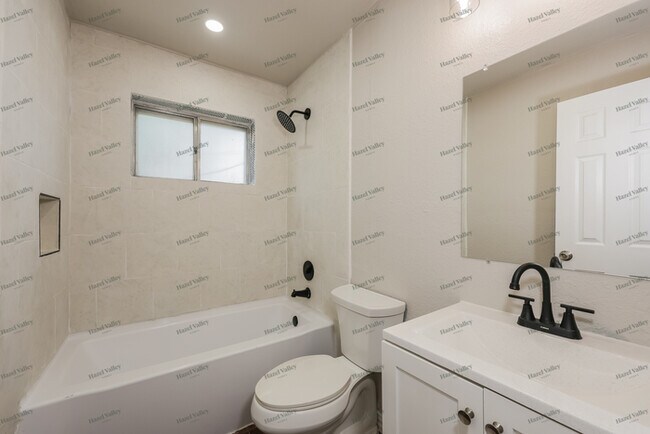 Building Photo - 3916 Wendover Dr