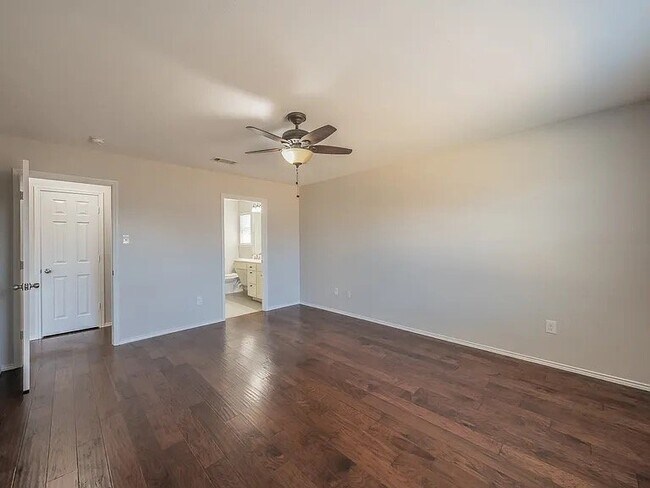 Building Photo - 7525 Berrenda Dr