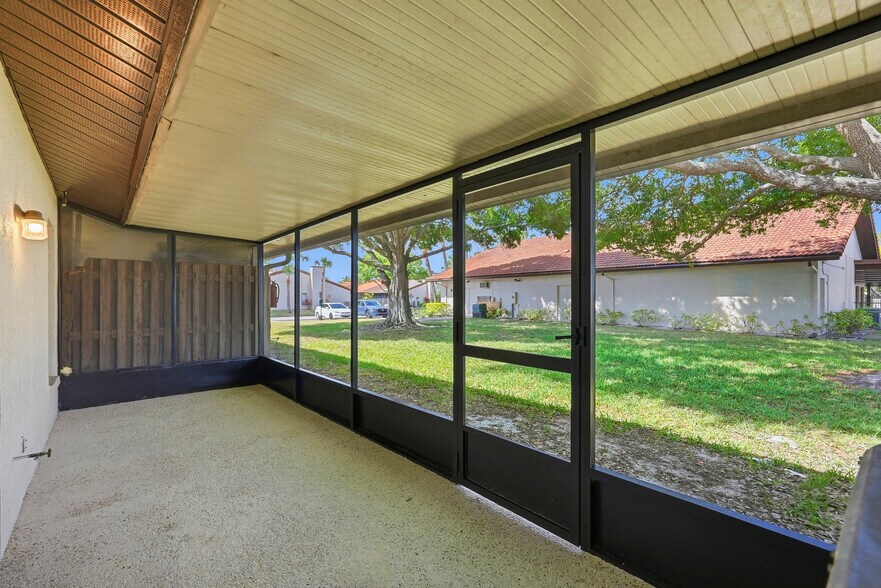 Building Photo - 7360 Ulmerton Rd