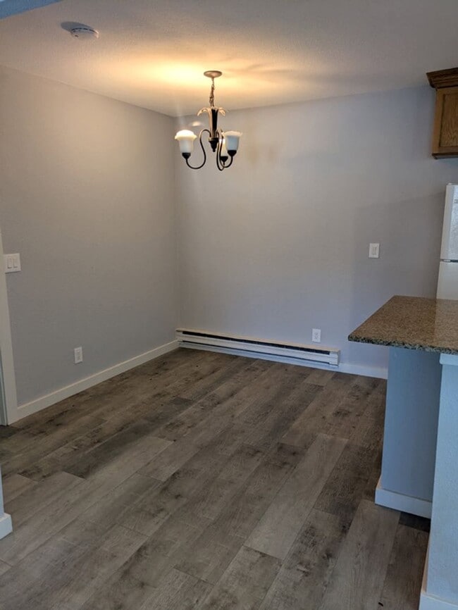 Building Photo - Great 1br 1ba in Vallejo with Patio Commun...