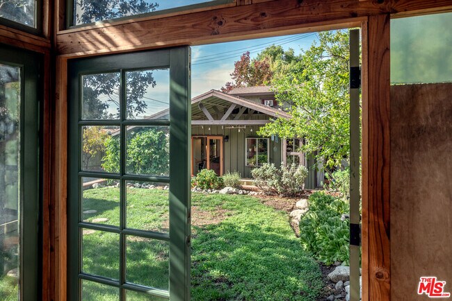 Building Photo - 1480 N Mentor Ave