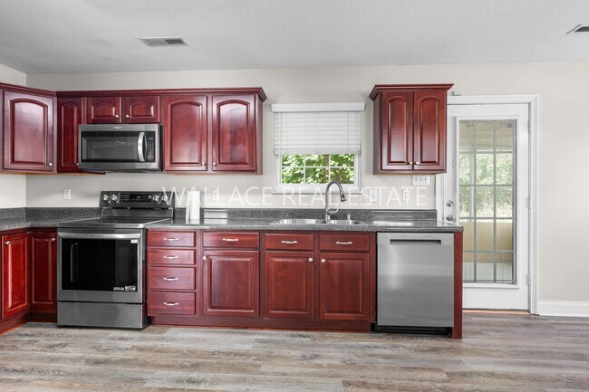 Building Photo - PRICE REDUCTION!!  FARRAGUT: TWO STORY 3 B...