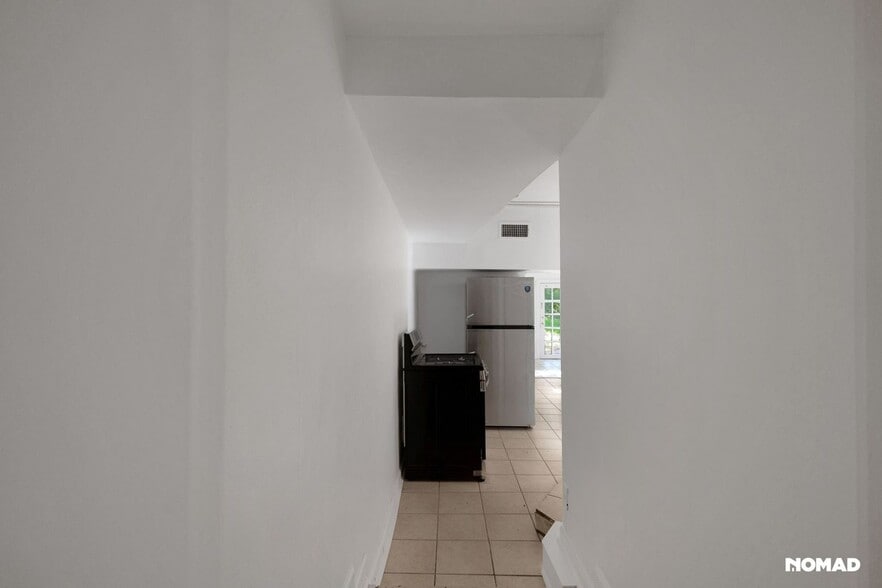 Building Photo - 509 Lorenz Blvd