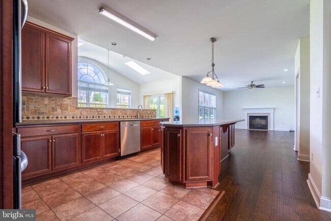 Building Photo - 576 Championship Dr