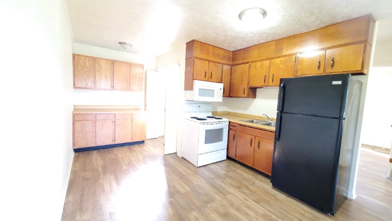 Building Photo - 210 Bolton Cir