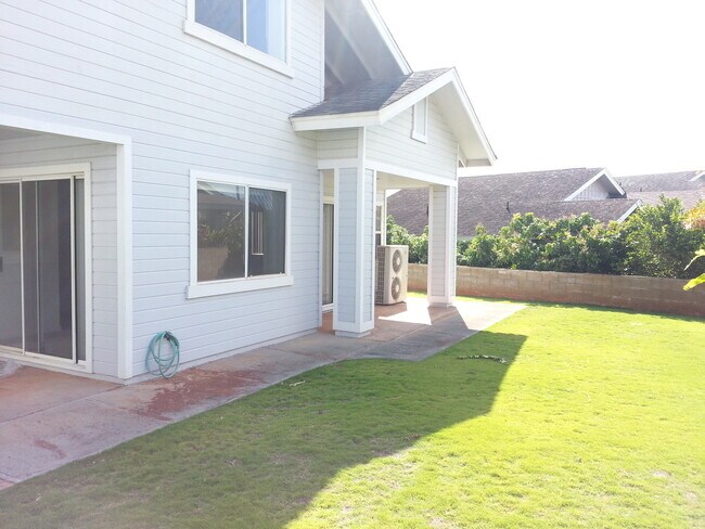 Building Photo - Great 3 Bedroom/ 2.5 Bathroom Single Family Home in Waikele  *First showing on Monday, February 1...