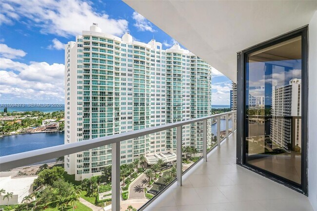 Building Photo - 20281 E Country Club Dr