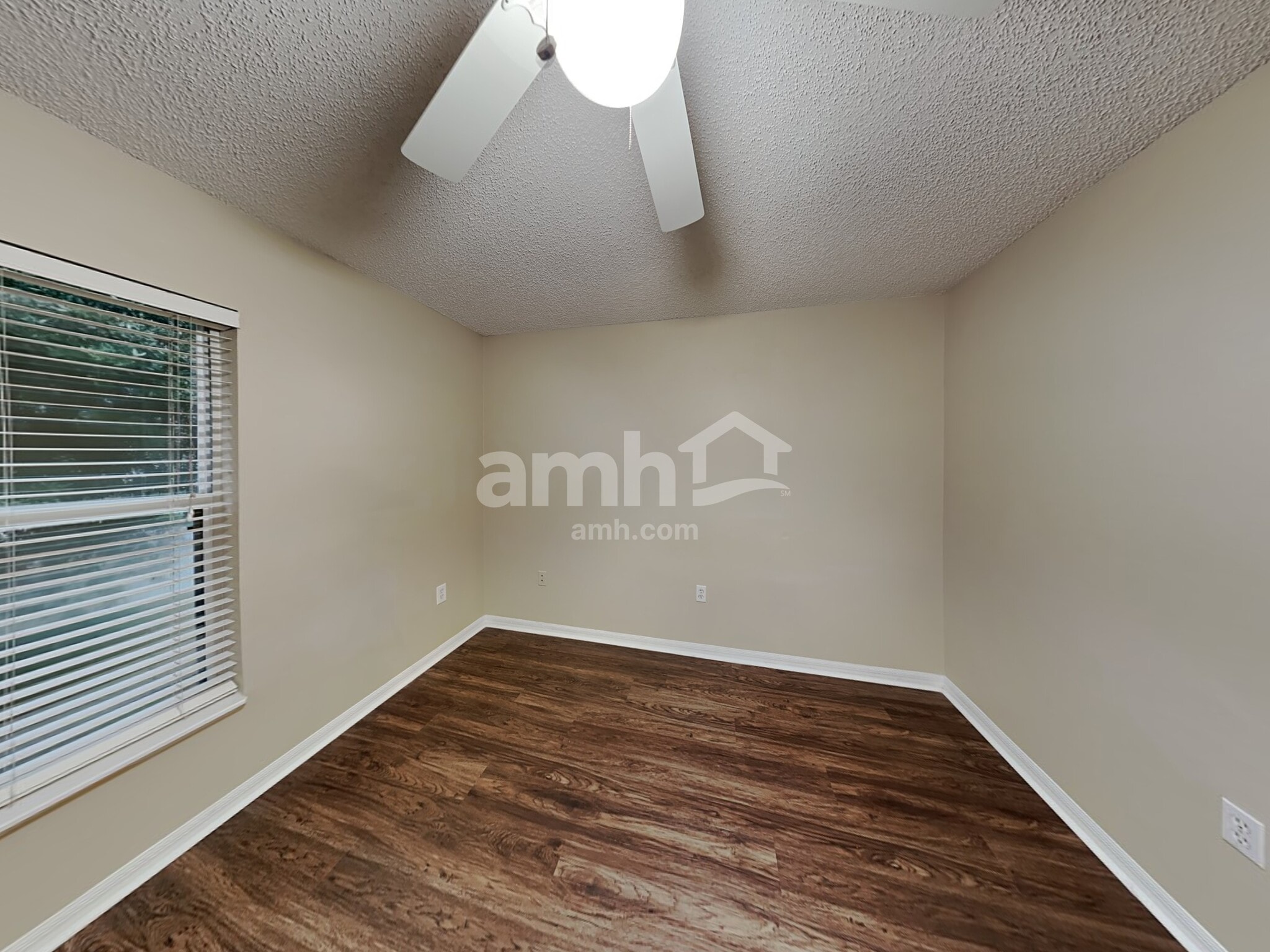 Building Photo - 930 Mayfair St