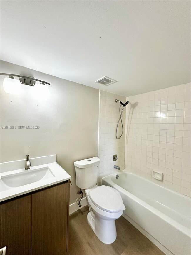 Building Photo - 2540 W 67th Pl