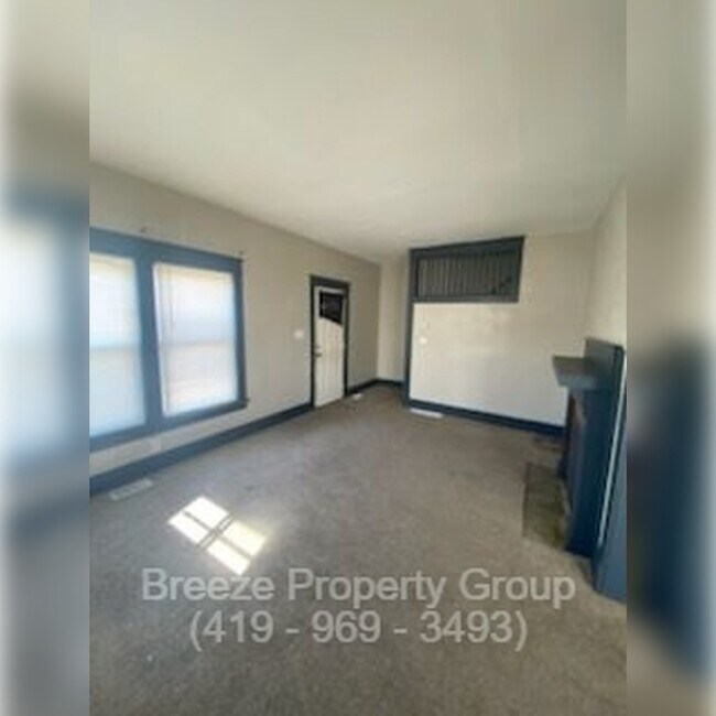 Building Photo - 295 E Broadway St