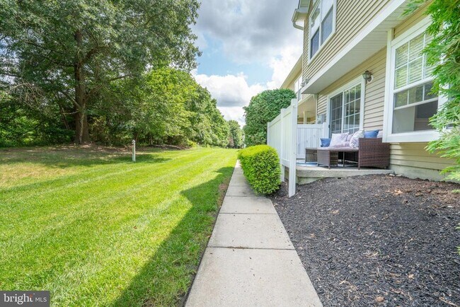 Building Photo - 1208 Delancey Way