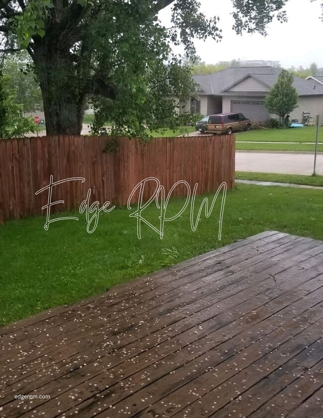 Building Photo - Now leasing for May 2026! Four Bed/One Bath