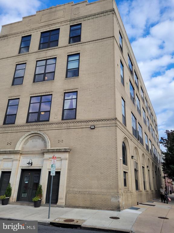 Building Photo - 849 S 7th St